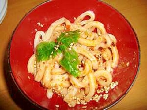 すぐ出来る。食べるラ-油とごまドレのタレうどん